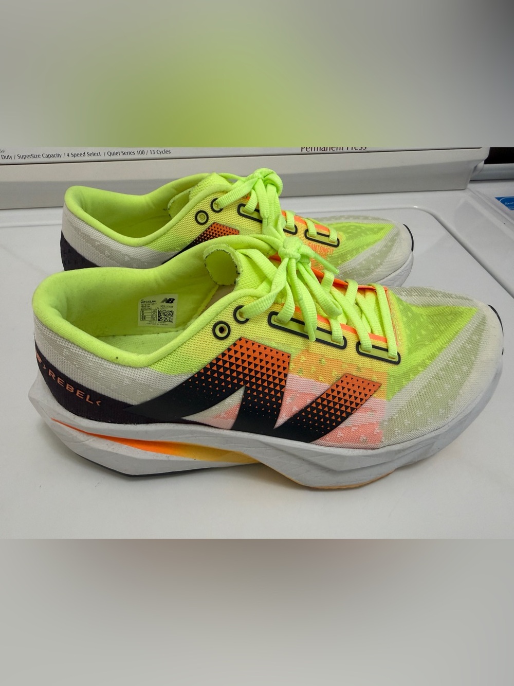 New Balance FuelCell Rebel v4 White Bleached Lime size 8W 6.5M